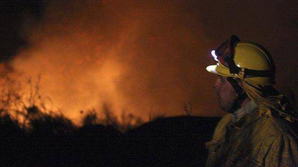 Cincuenta turistas evacuados por el incendio en Cabalango