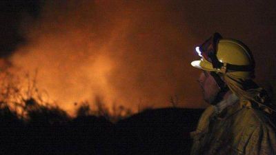 Cincuenta turistas evacuados por el incendio en Cabalango