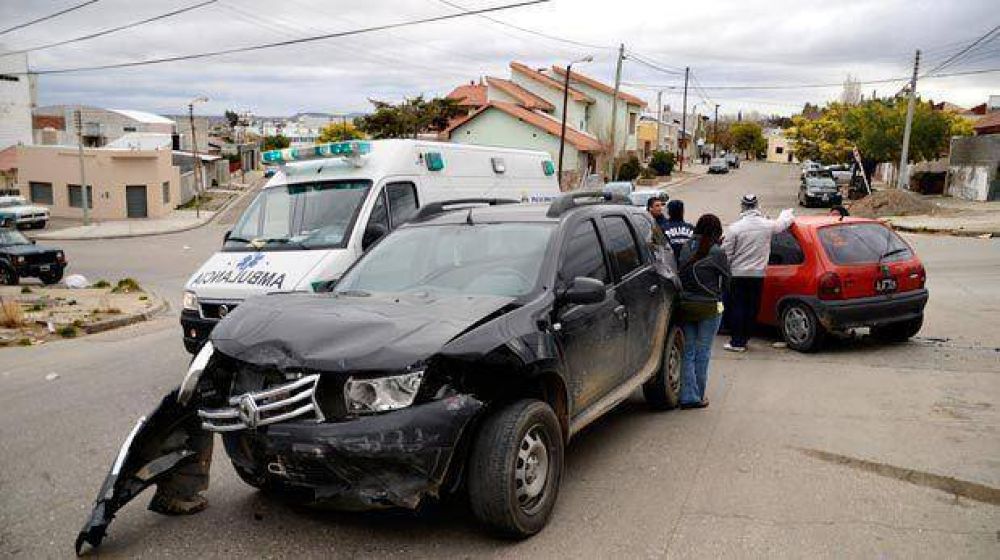 Una mujer sufri� heridas leves al chocar en el barrio 9 de Julio