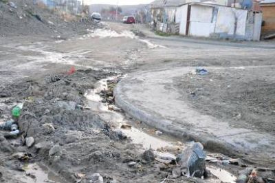 Quejas por falta de respuestas ante una saturaci�n cloacal en barrio Moure