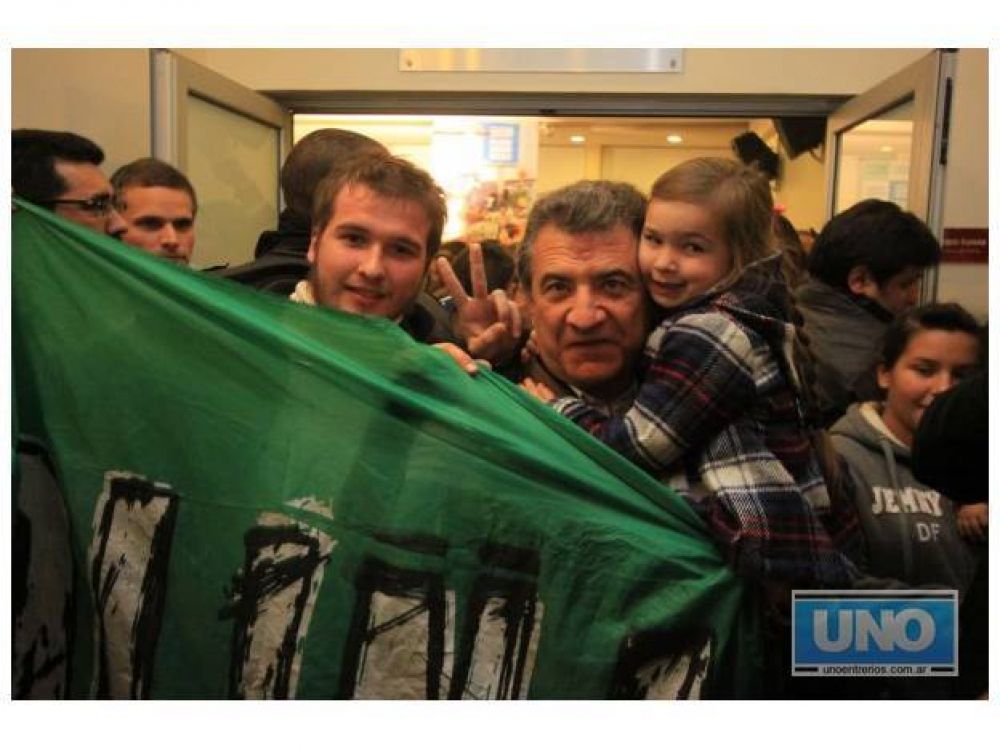 El voto juvenil apareci� con fuerza en el discurso de Urribarri