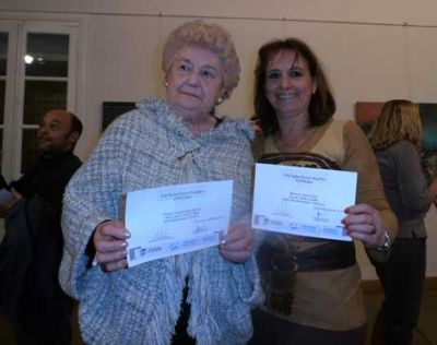 Dos artistas pl�sticas chivilcoyanas premiadas en Chacabuco 