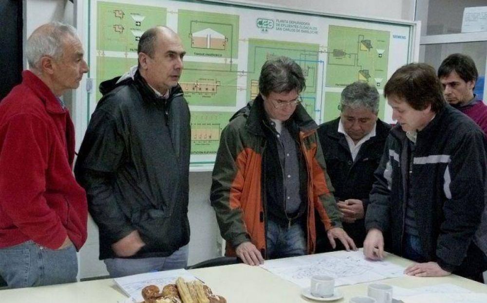 Ministro de Obras y Servicios P�blicos visito la planta de efluentes cloacales
