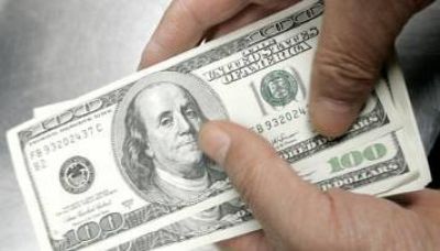 Cede el d�lar 'blue-blue' tras las elecciones y se vende a $ 8,82