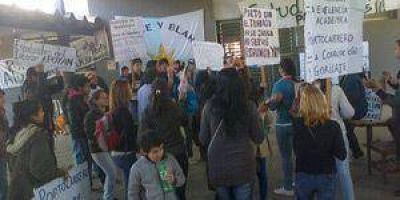 El conflicto en la UNaF por dejar sin trabajo a dos profesores