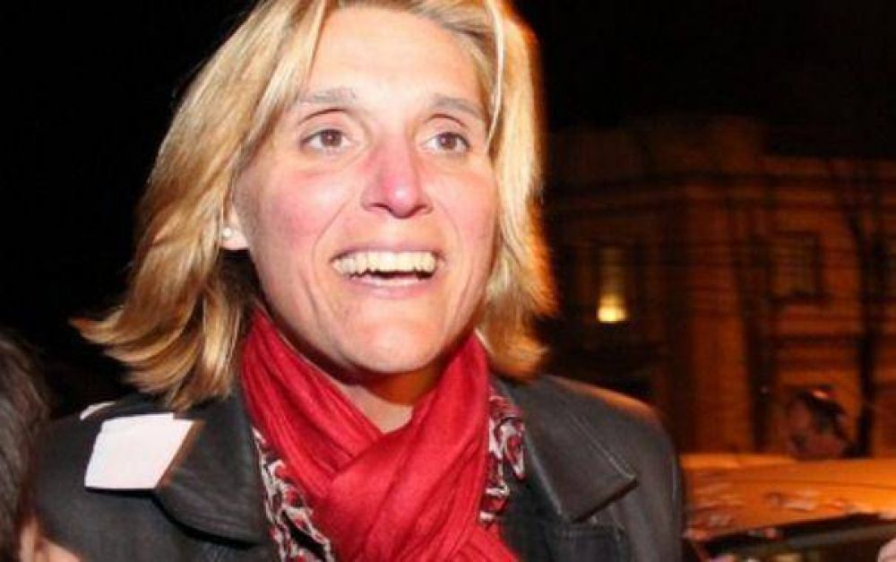 Baragiola se prueba el traje de �s�per Vilma� y no quiere la boleta de Stolbizer