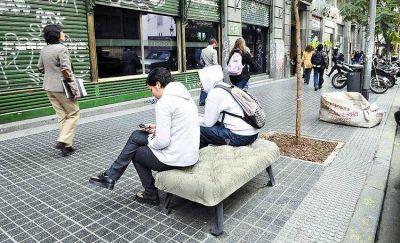 Sillones de dise�o para renovar la Diagonal Norte