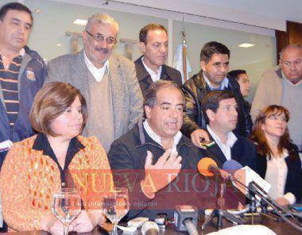 Mart�nez admiti� el apoyo del quintelismo en la Primaria