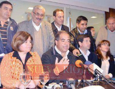 Mart�nez admiti� el apoyo del quintelismo en la Primaria