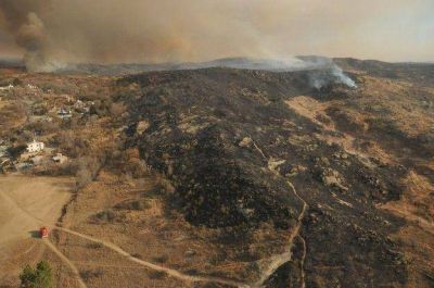 Carlos Paz: El incendio arras� 1500 hect�reas en las sierras