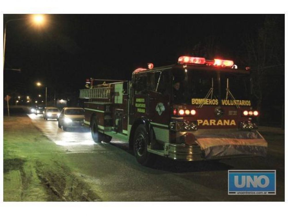 Emotivo recibimiento para rescatistas que actuaron en Rosario
