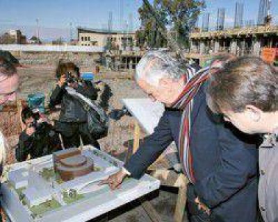 Teatro del Bicentenario: Gioja visit� las obras y espera la inauguraci�n para 2015