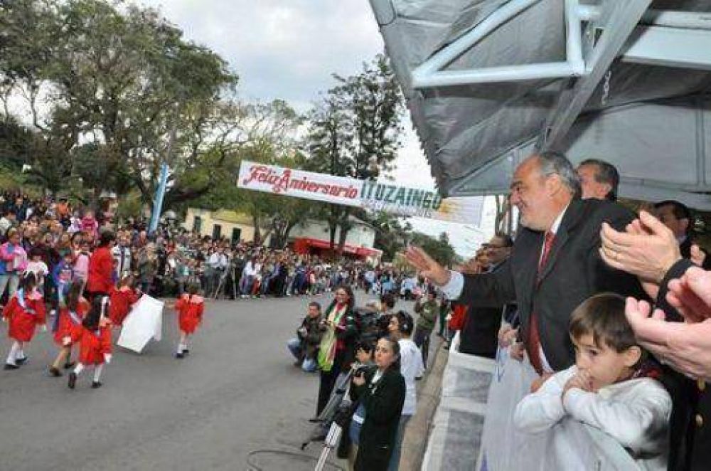 Ricardo anuncia obras y cree que ganar� el 15-S
