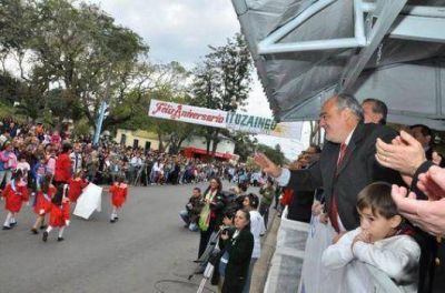 Ricardo anuncia obras y cree que ganar� el 15-S