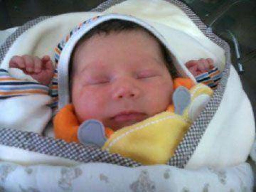 An�bal Javier casi nace en el �cuarto oscuro�