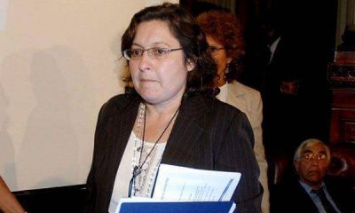 Graciela Oca�a advirti� que "gente de Moyano" quiere su ministerio