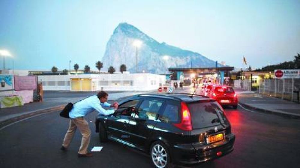 Espa�a le responde a Gran Breta�a y dice que sus controles en Gibraltar son "irrenunciables"