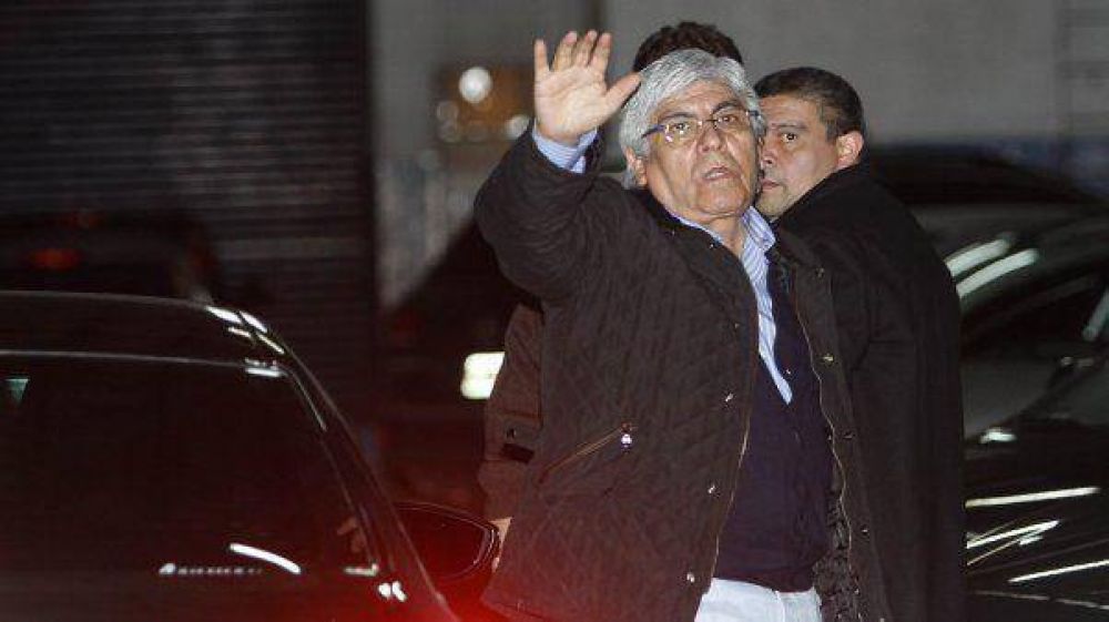 Si se bajara De Narv�ez, Moyano se ir�a con Massa