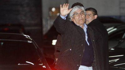 Si se bajara De Narv�ez, Moyano se ir�a con Massa