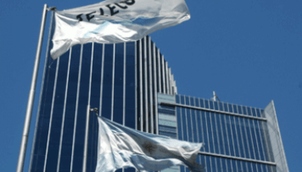 Telecom Argentina salta m�s de 7%