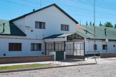 Terror en el hospital: un empleado le pego terrible paliza a su compa�era de trabajo