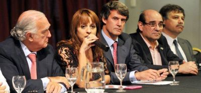 Unen cierra la lista de legisladores y no le da nada a Prat Gay y Donda