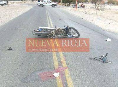 Un motociclista muri� al chocar con una camioneta en Aimogasta