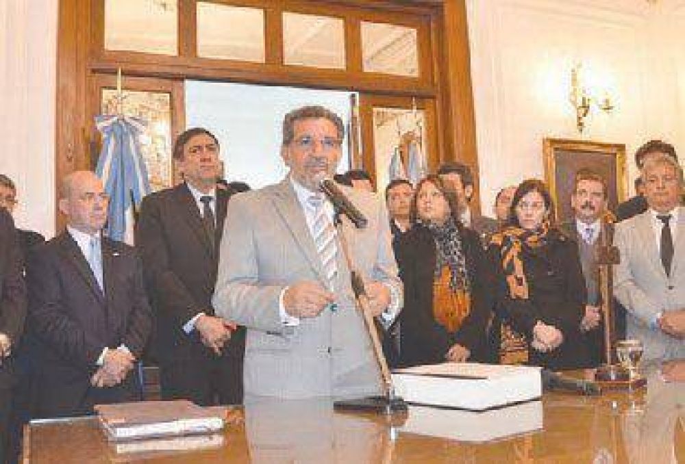 Beder Herrera exige m�s militancia a sus dirigentes