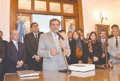 Beder Herrera exige m�s militancia a sus dirigentes