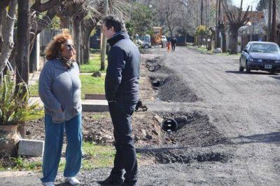 Ituizaing�: Contin�an obras de recuperaci�n para las calles de Villa �ngela