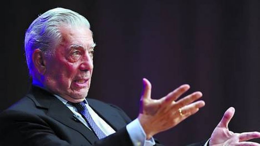 Para Vargas Llosa, Berlusconi es un �buf�n de comedia de arte�