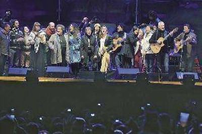 Una multitud goz� con la "Estrella Azul" en La Banda