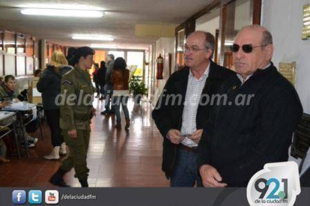 La UCR consider� a las PASO como 'm�s que positivas'
