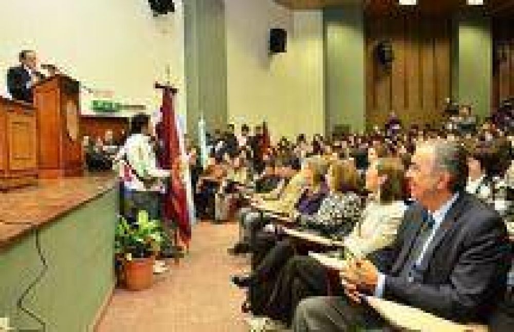 Rodolfo Urtubey visit la Universidad Nacional de Salta: "La educacin pblica genera igualdad de oportunidades"