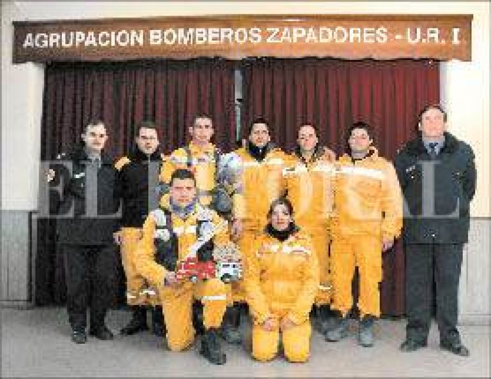 La tarea desplegada por los rescatistas locales en Rosario