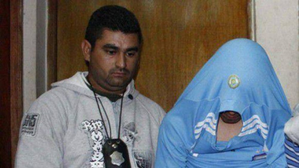 Apu�alan a un sereno y los atrapan cuando escapaban