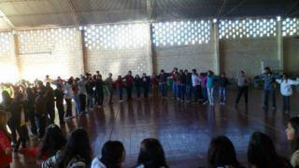 M�s de 260 j�venes se preparan para servir a misioneros que llegar�n a Catamarca