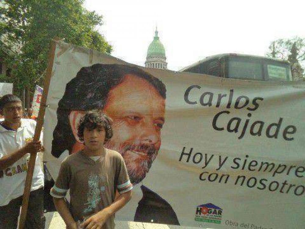 Preocupado por la campa�a, Scioli no cumple con las becas para el Hogar del Padre Cajade