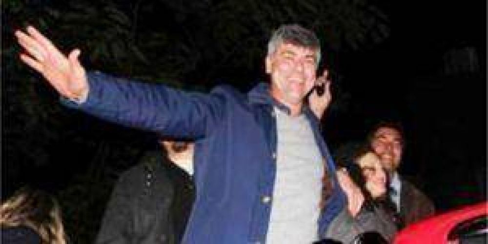 Buryaile gan� en su mesa, D�az Roig no