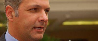 Buzzi re�ne este tarde a su gabinete