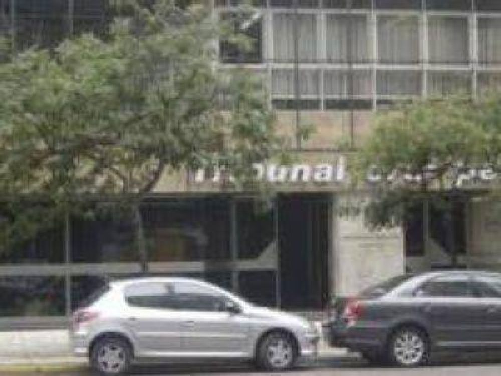 DETIENEN A CAPIT�N DE NAV�O ACUSADO POR DELITOS DE LESA HUMANIDAD