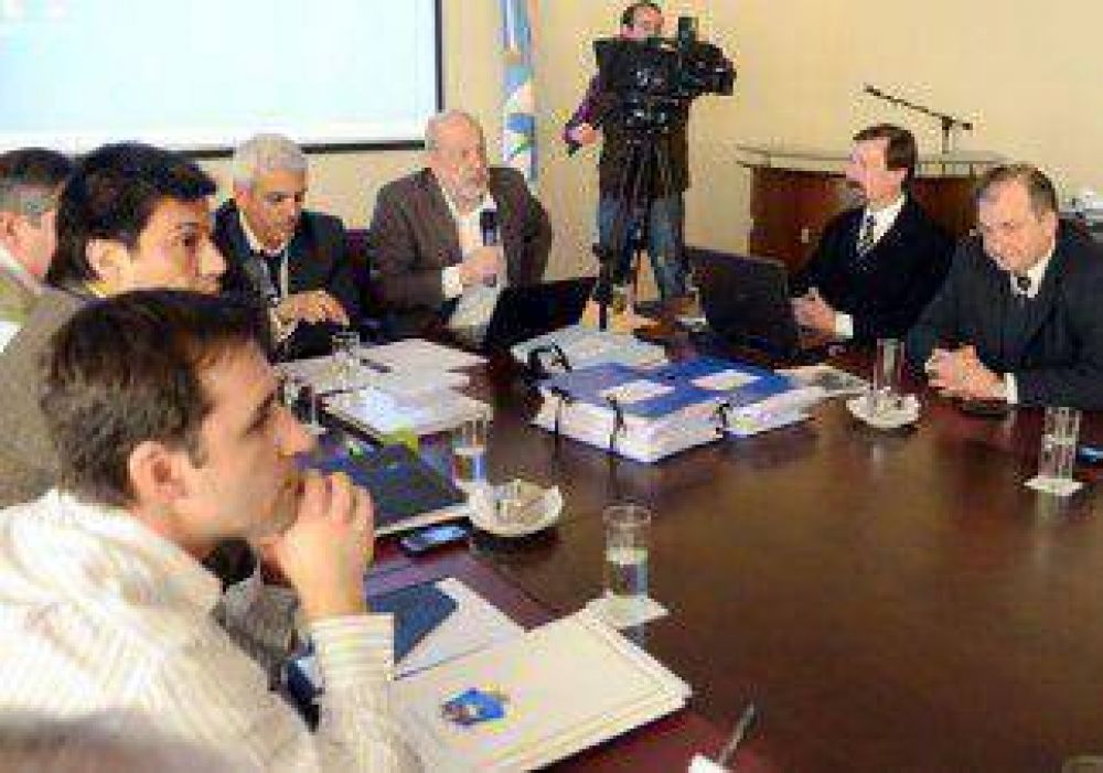 Aval mayoritario de la Legislatura al acuerdo de la Provincia con YPF 