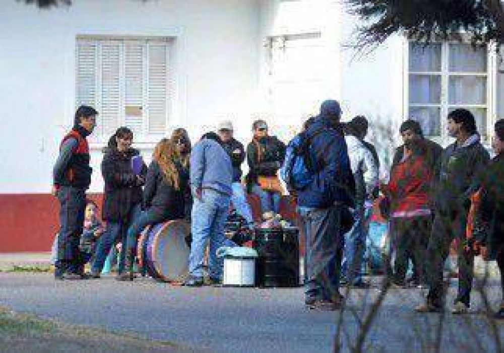 Los trabajadores siguen sin tregua en Plottier 