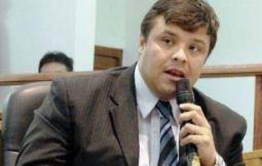 Para el quintelismo, Beder debe dejar la presidencia del PJ riojano