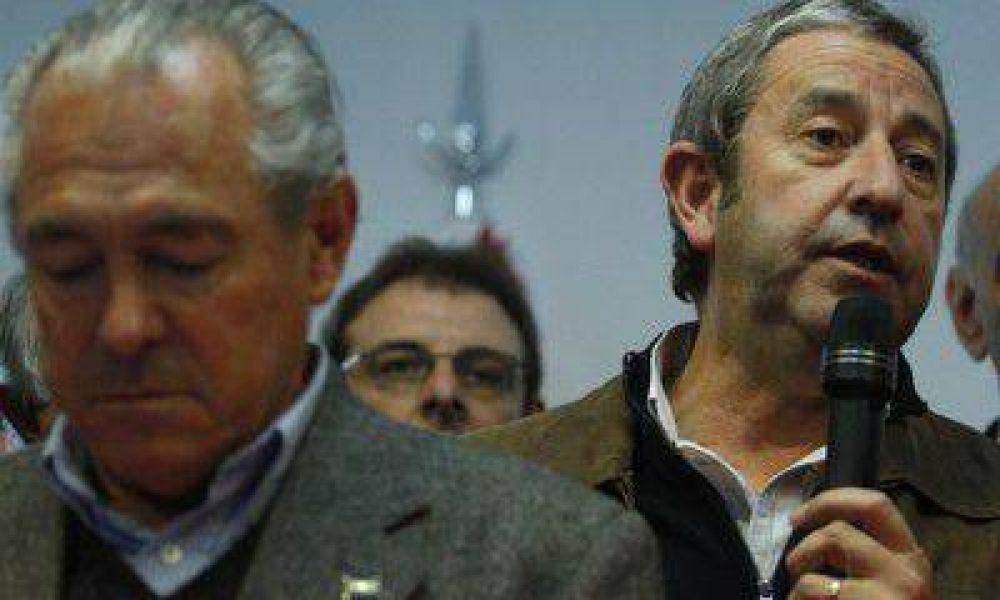 Cobos en Buenos Aires: "La Presidenta no ha acusado lo sucedido en las urnas"