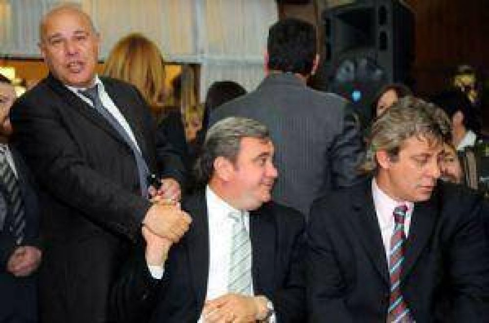 Afloran cr�ticas internas en el FPV