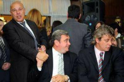 Afloran cr�ticas internas en el FPV