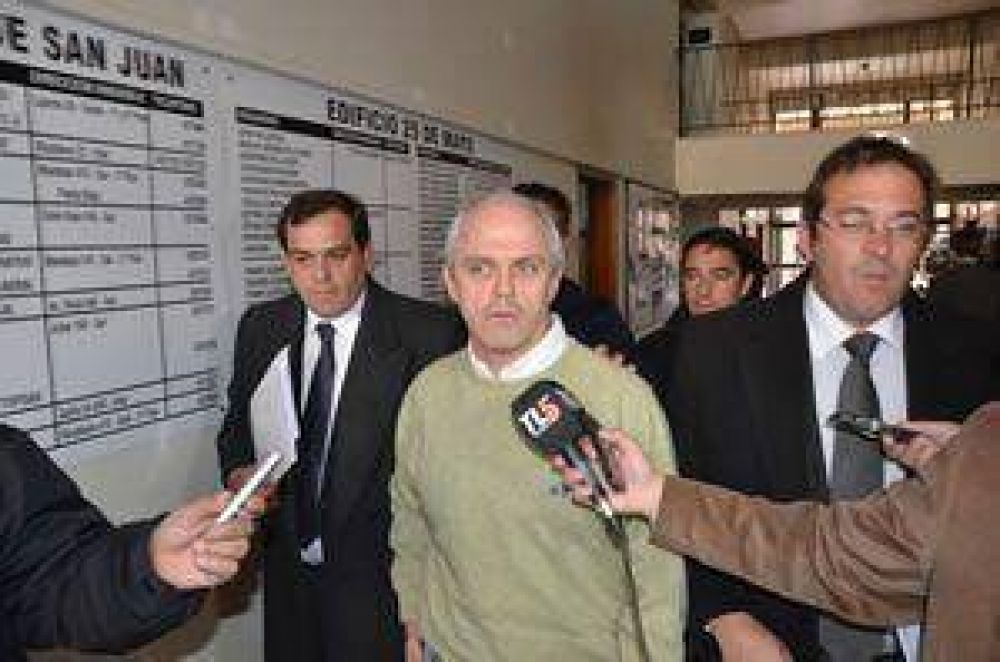  La jueza proces� a todos los imputados