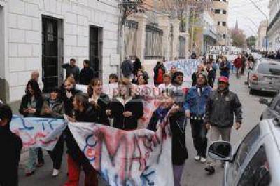 Piden la renuncia de todo el gabinete de Salud