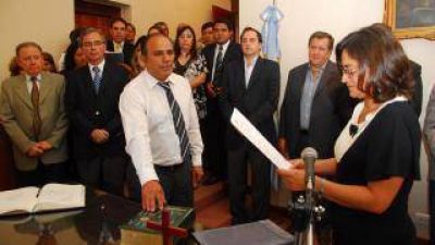 �La inutilidad del candidato de Barrionuevo en Capay�n termin� fortaleciendo la candidatura a senador de Hugo Corpacci�